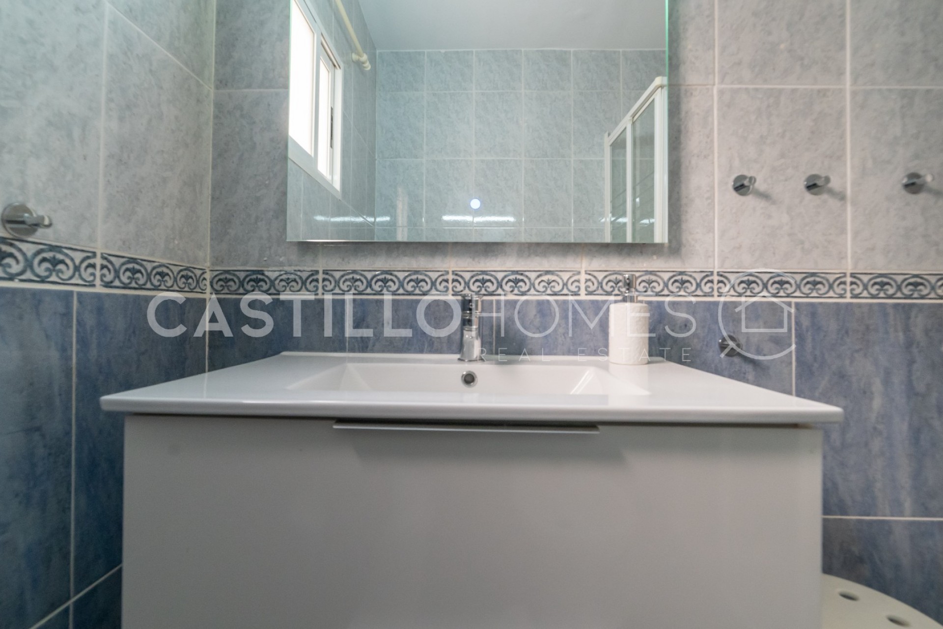 Herverkoop - Appartement -
Torrevieja - Playa del Cura