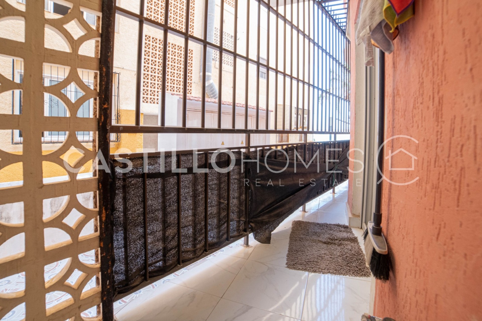 Herverkoop - Appartement -
Torrevieja - Playa del Cura