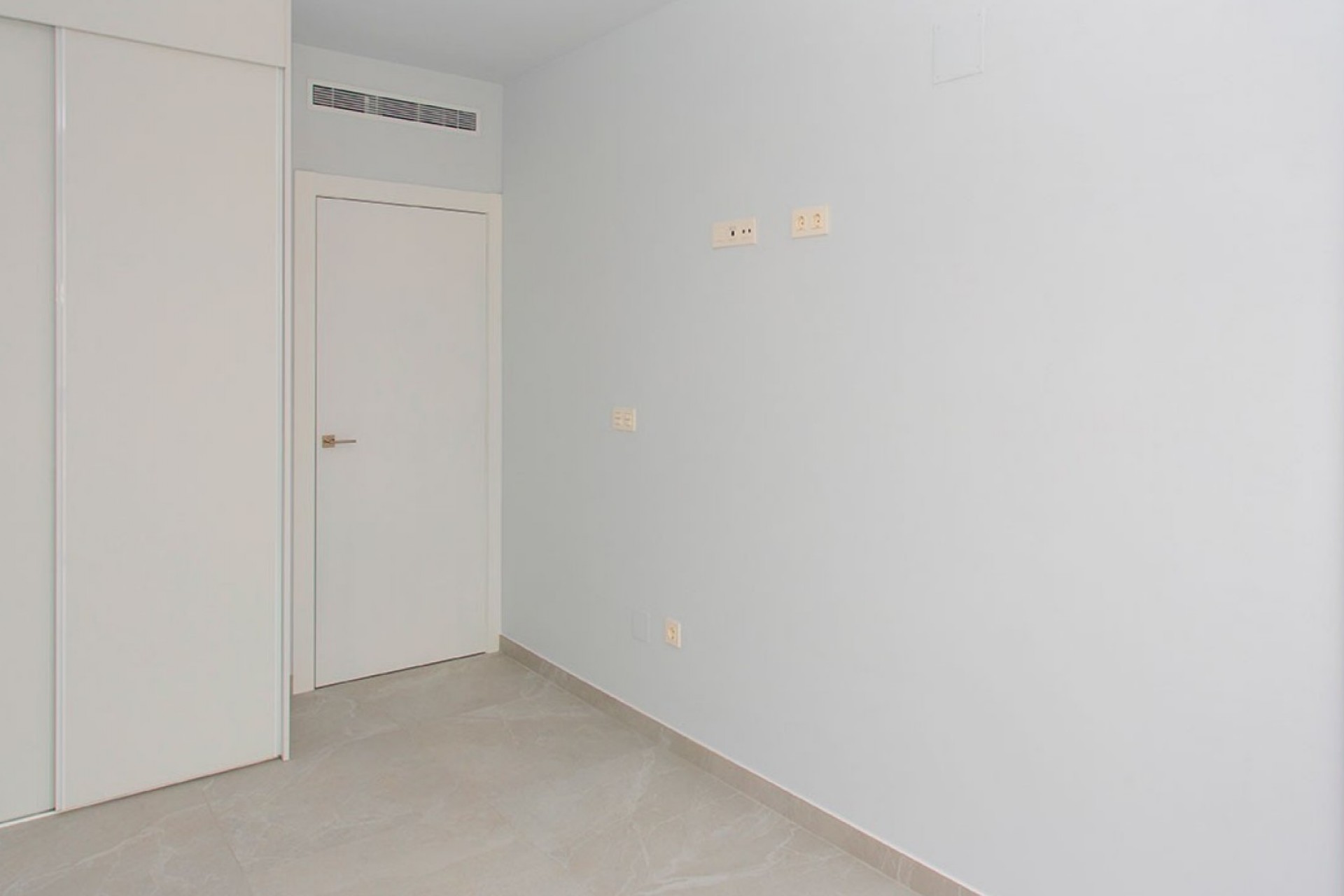 Herverkoop - Appartement -
Torrevieja - Playa del Cura