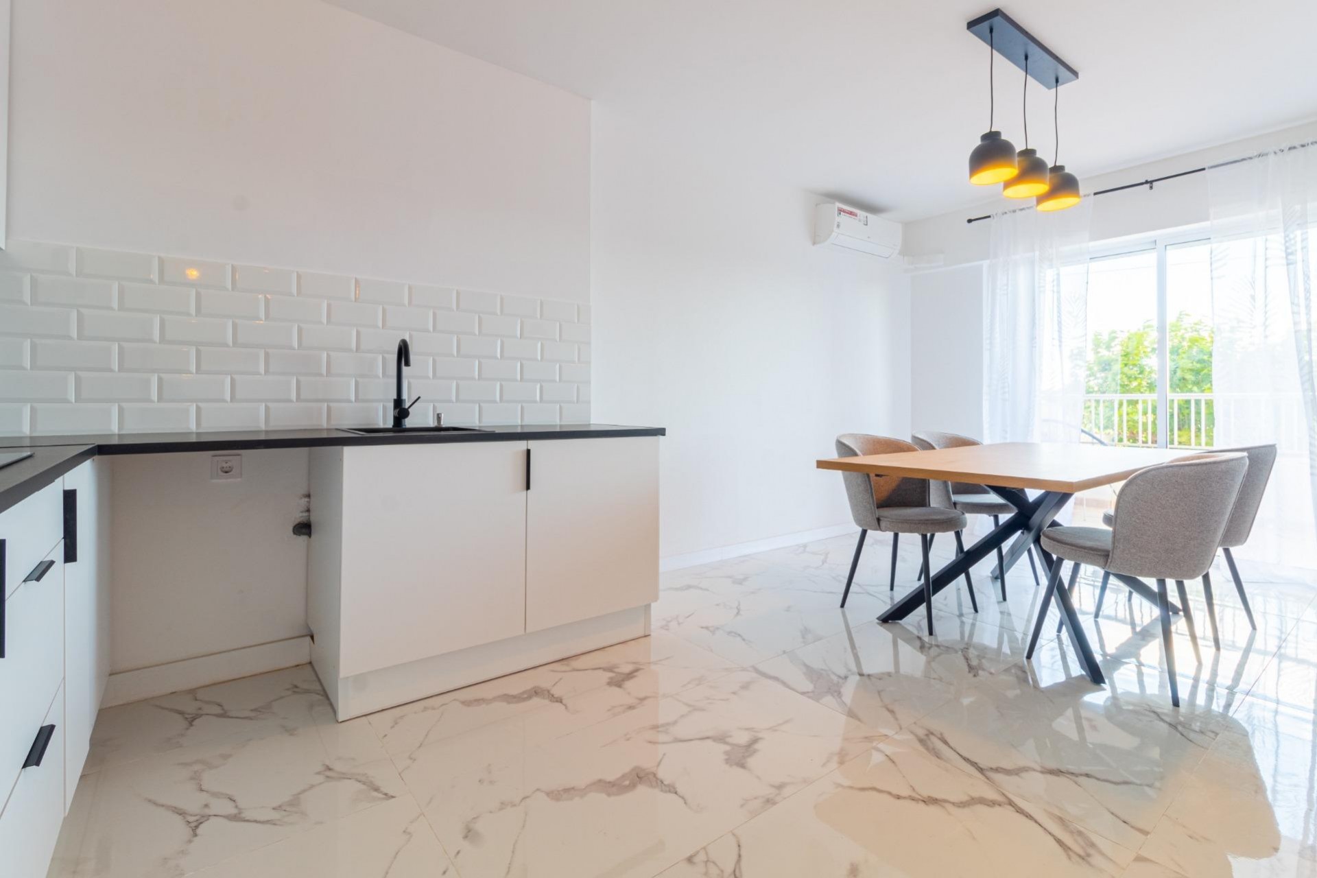 Herverkoop - Appartement -
Torrevieja - Punta prima
