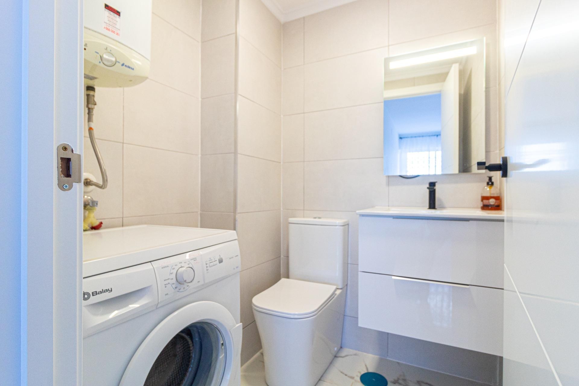 Herverkoop - Appartement -
Torrevieja - Punta prima
