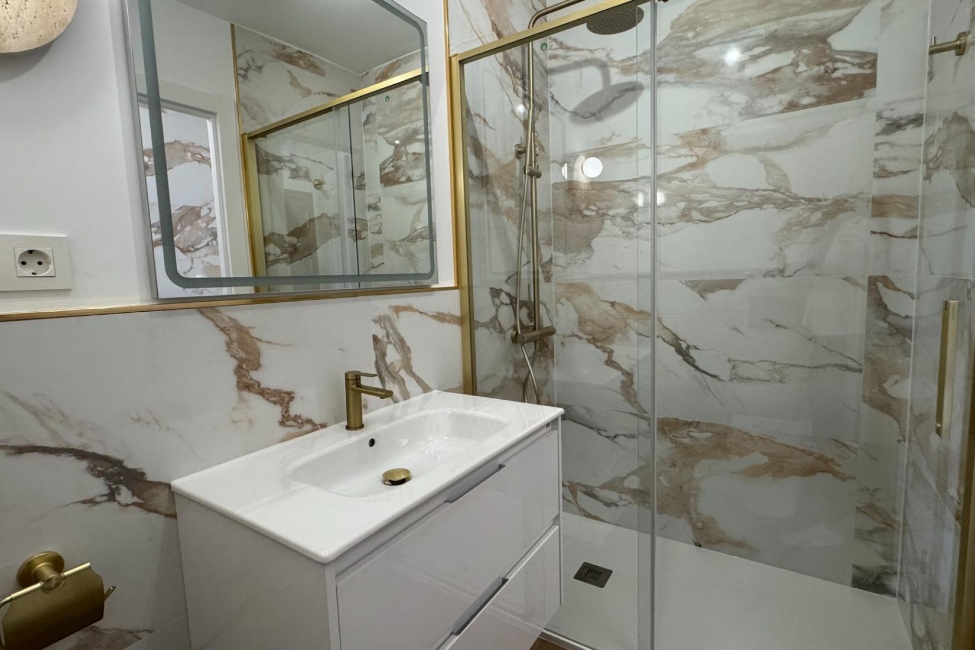 Herverkoop - Appartement -
Torrevieja - Punta prima