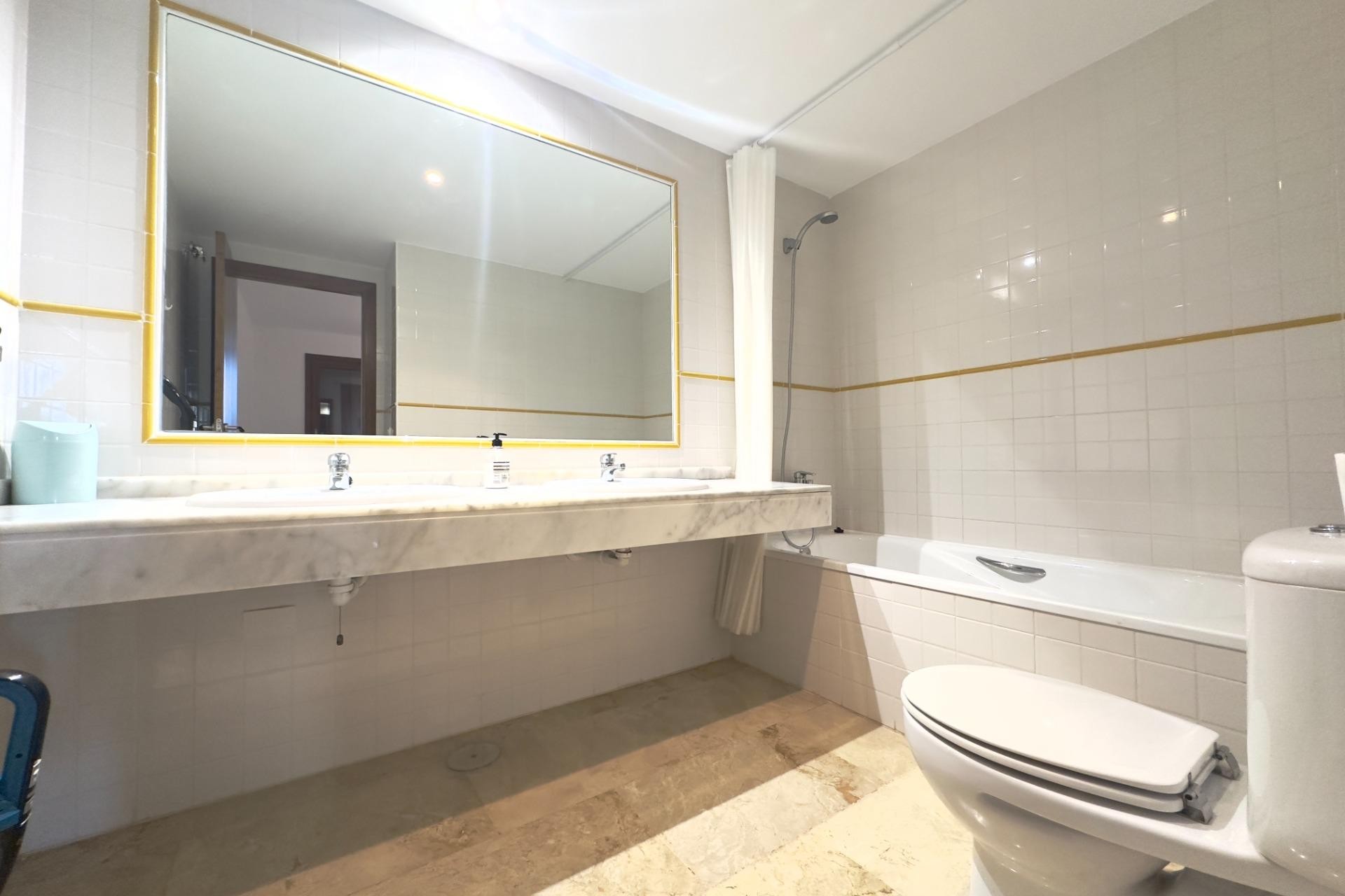 Herverkoop - Appartement -
Torrevieja - Punta prima