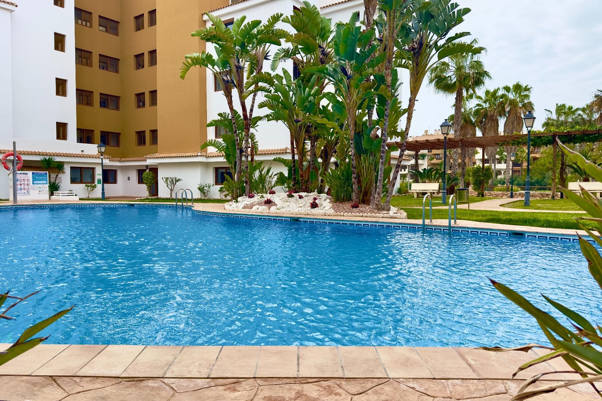 Herverkoop - Appartement -
Torrevieja - Punta prima