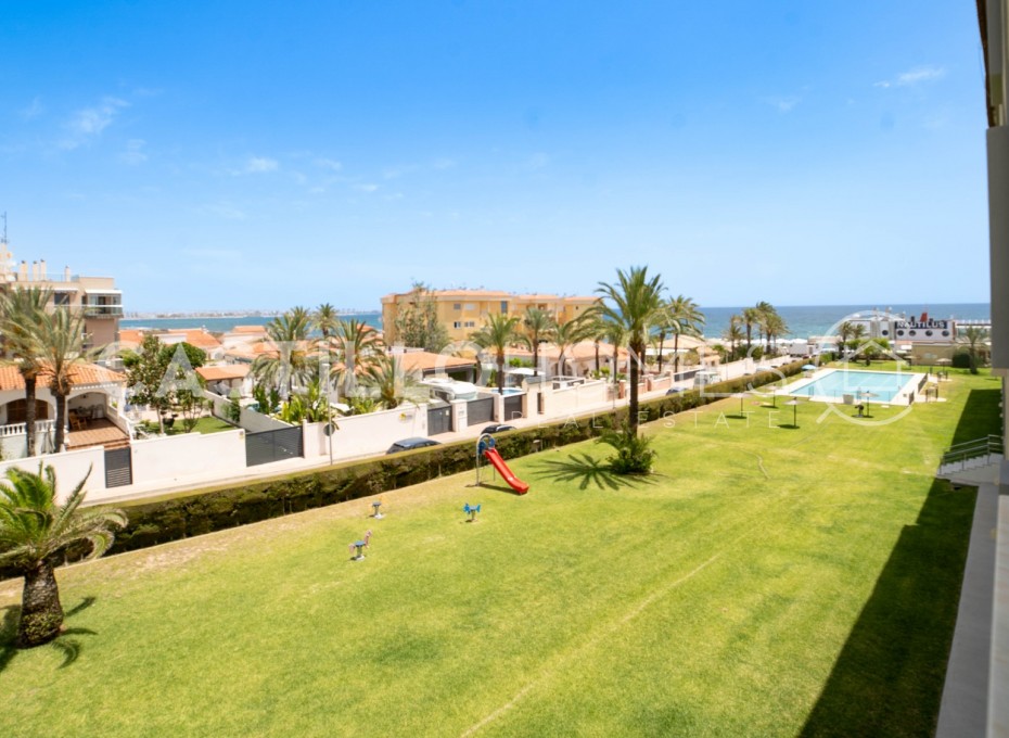 Herverkoop - Appartement -
Torrevieja - Punta prima