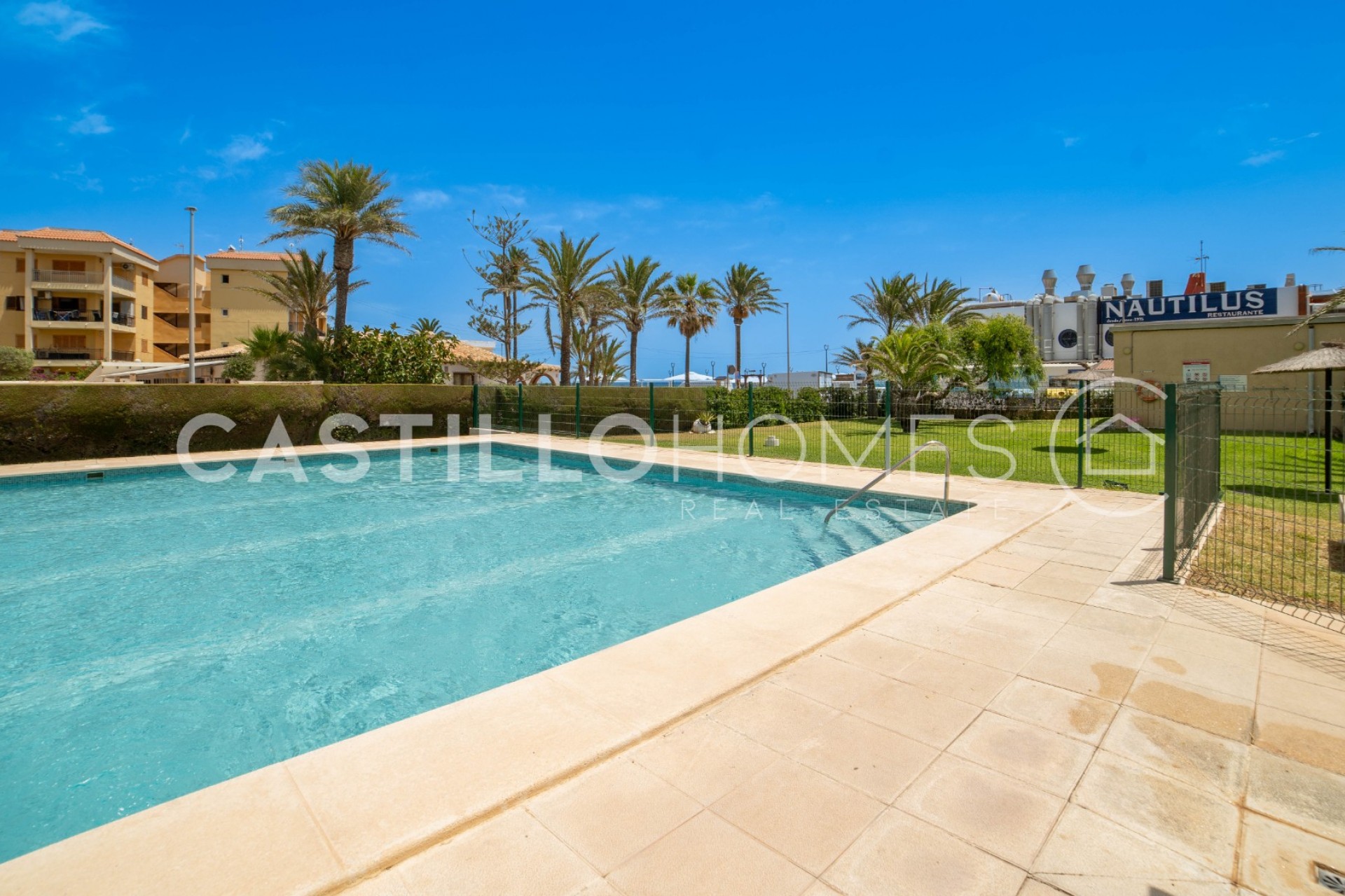 Herverkoop - Appartement -
Torrevieja - Punta prima