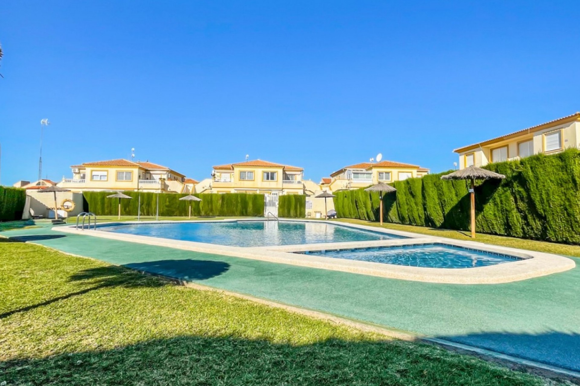 Herverkoop - Bungalow -
Orihuela Costa - Playa Flamenca