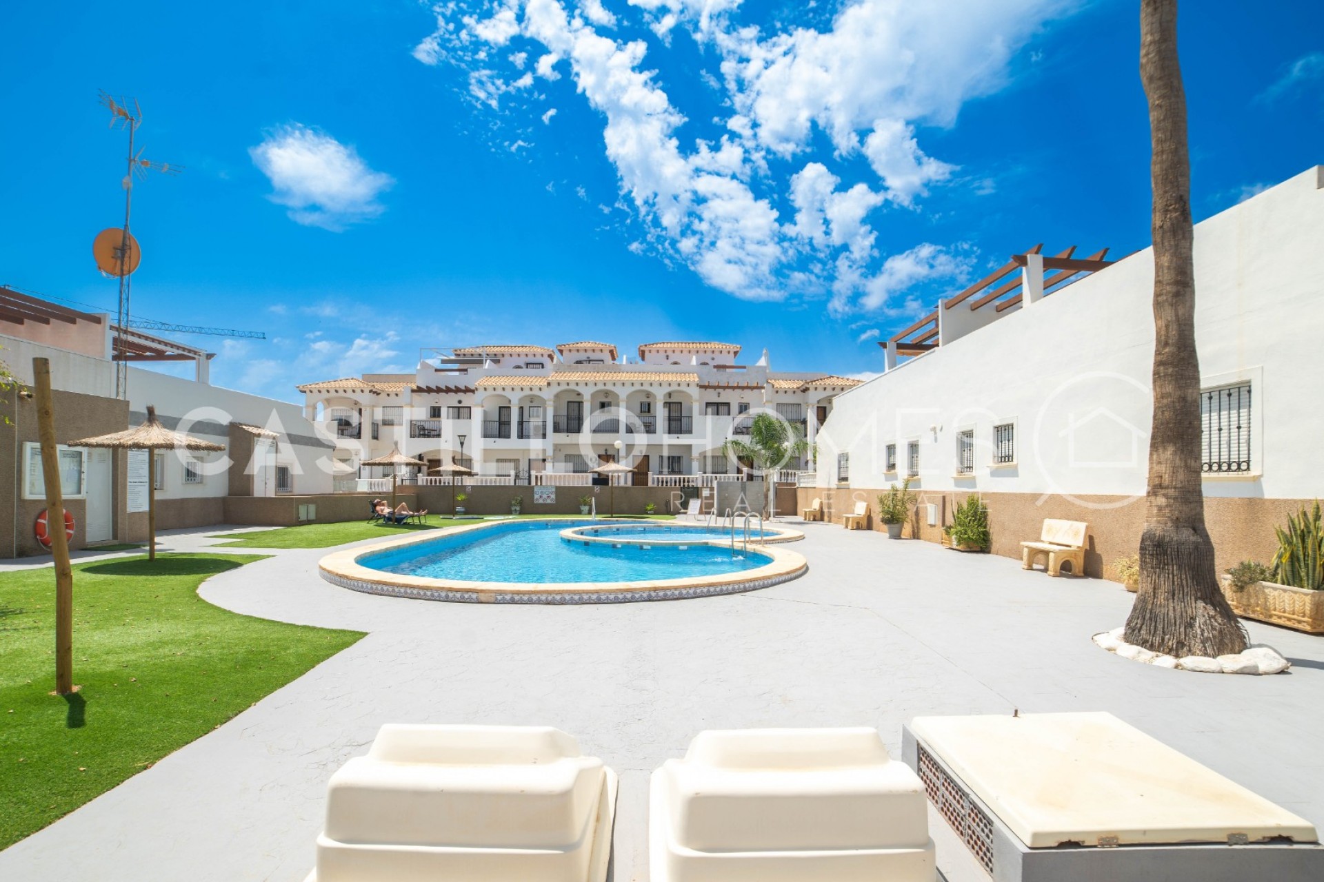 Herverkoop - Bungalow -
Orihuela Costa - Punta Prima