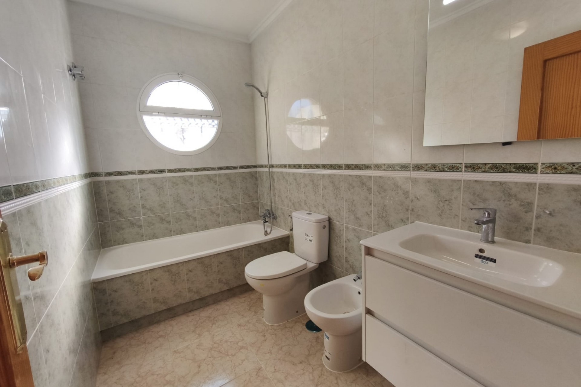 Herverkoop - Bungalow -
Orihuela Costa - Punta Prima