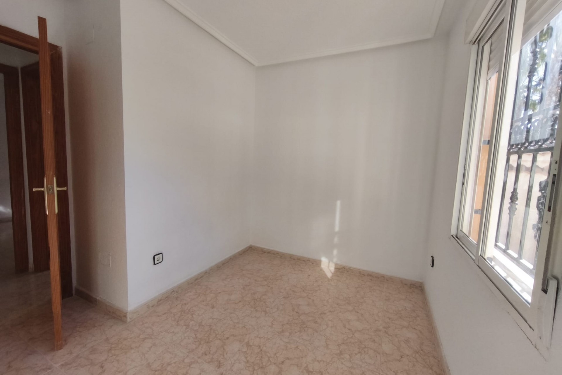 Herverkoop - Bungalow -
Orihuela Costa - Punta Prima