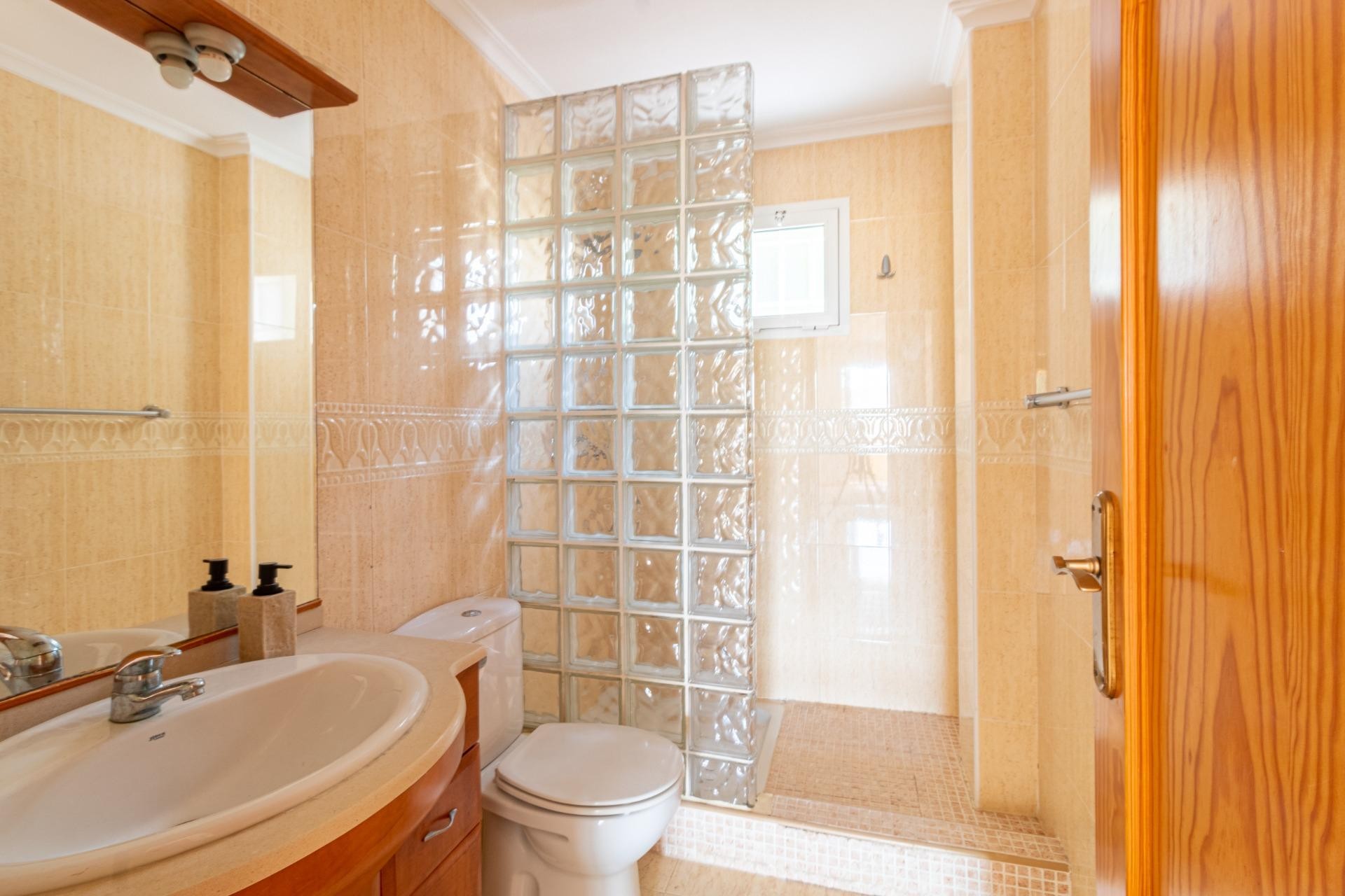 Herverkoop - Bungalow -
Orihuela Costa - Punta Prima