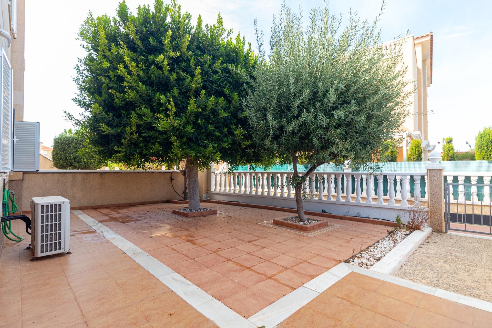 Herverkoop - Bungalow -
Orihuela Costa - Punta Prima