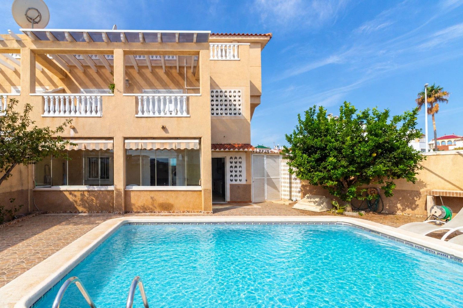Herverkoop - Bungalow -
Orihuela Costa - Punta Prima