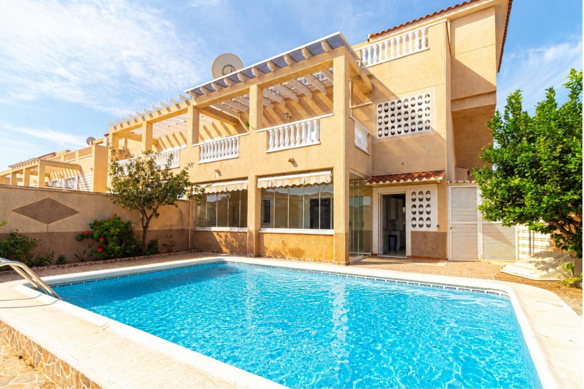 Herverkoop - Bungalow -
Orihuela Costa - Punta Prima