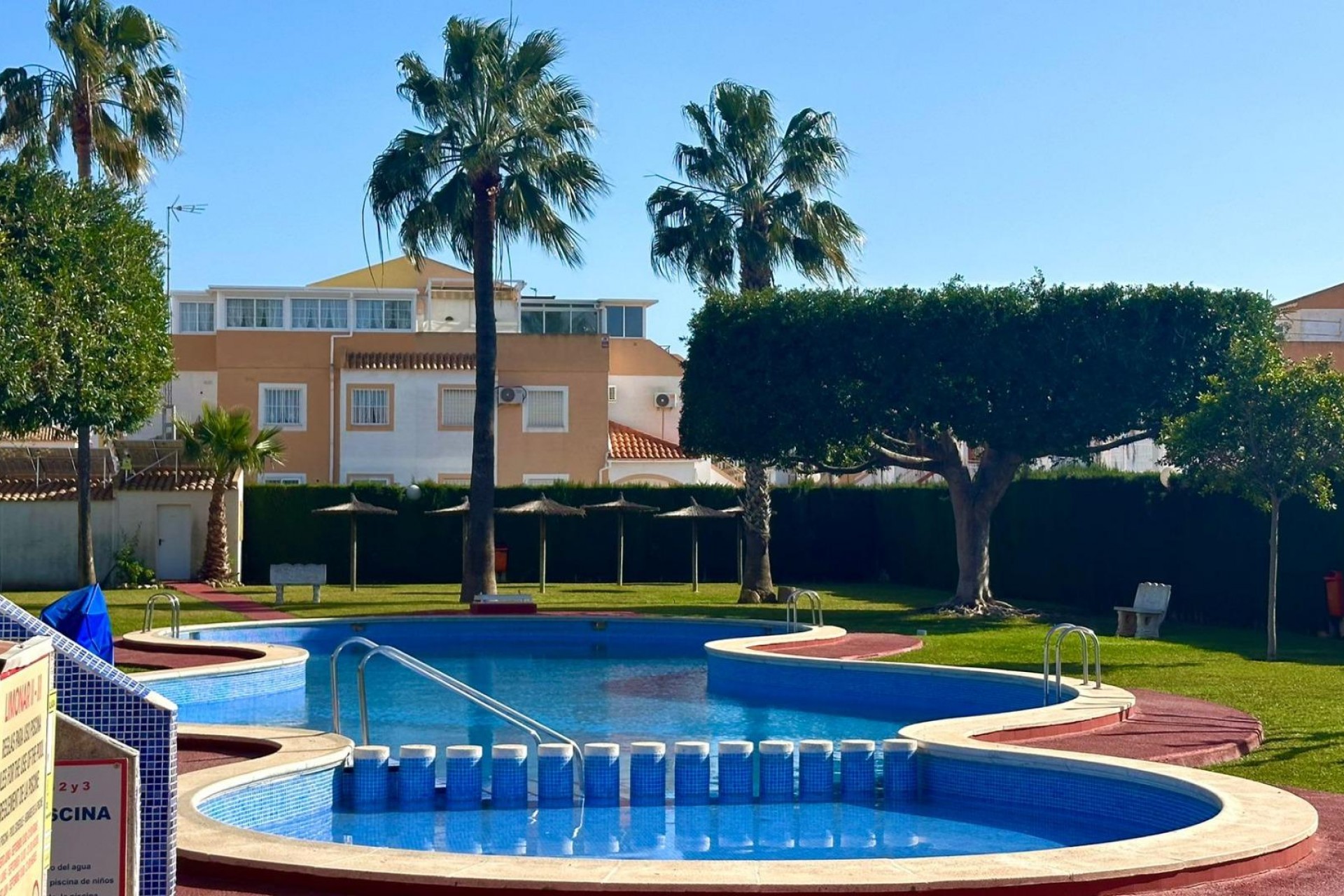 Herverkoop - Bungalow -
Torrevieja - La Siesta - El Salado -  Torreta