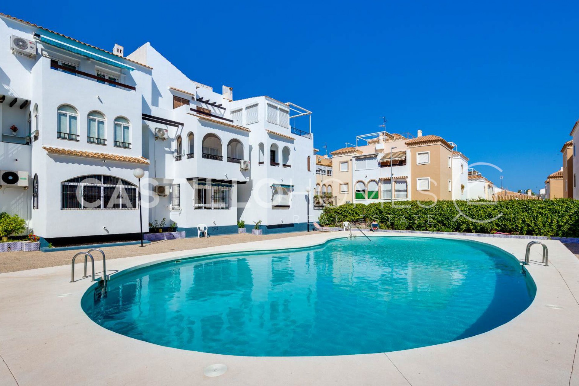 Herverkoop - Bungalow -
Torrevieja - Playa Los Naufragos