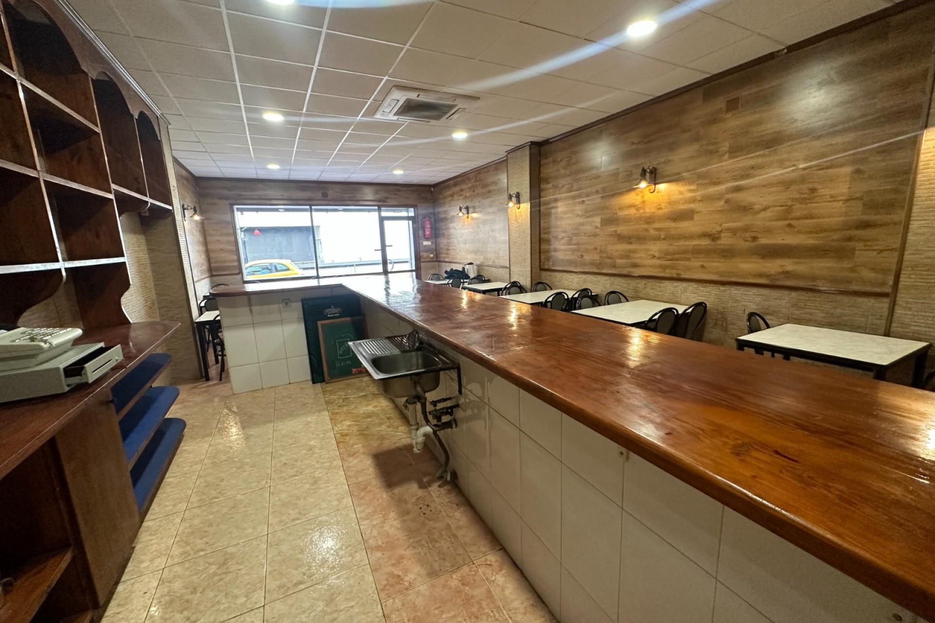 Herverkoop - Business premises -
Torrevieja