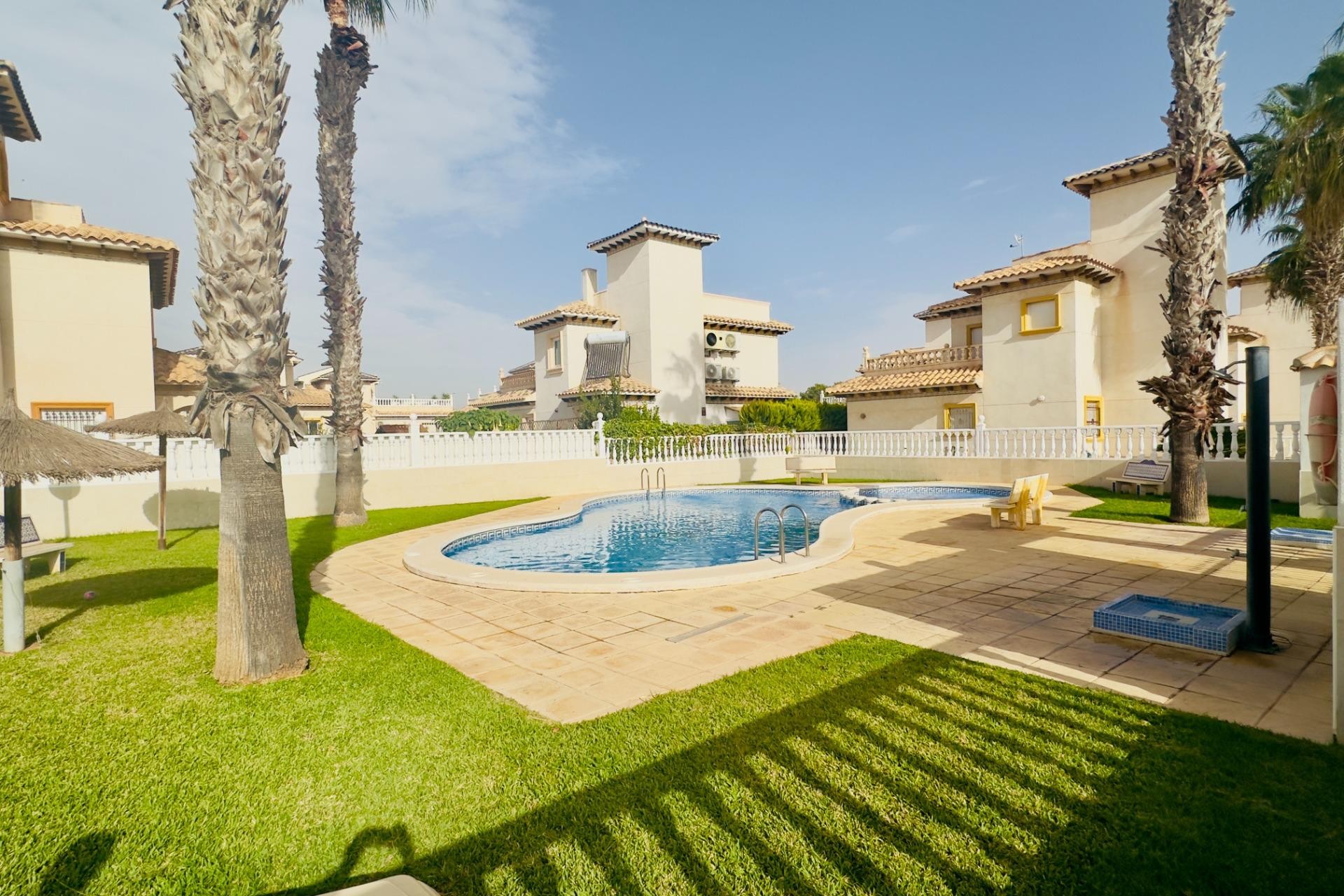 Herverkoop - Chalet -
Orihuela Costa - Cabo Roig