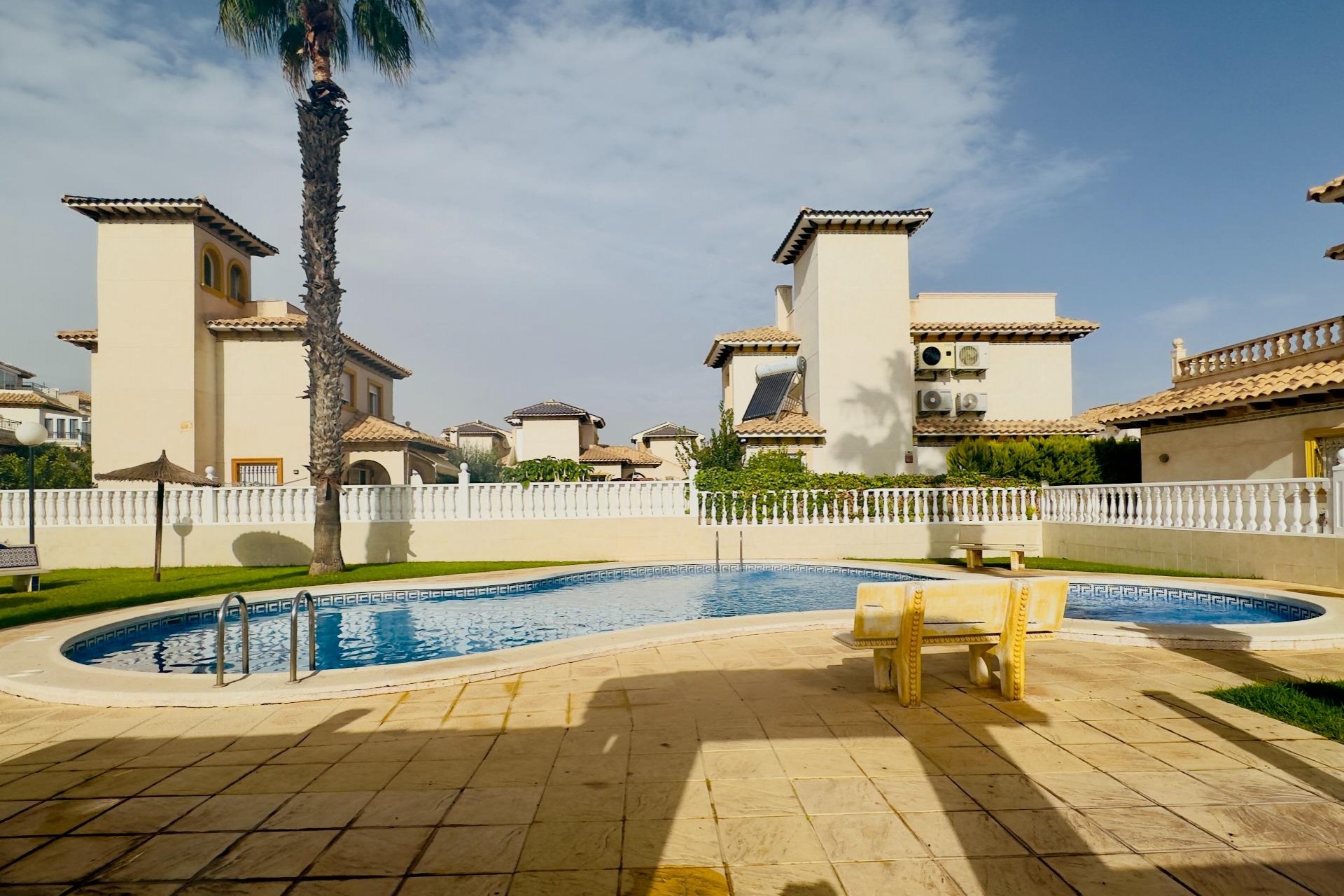 Herverkoop - Chalet -
Orihuela Costa - Cabo Roig