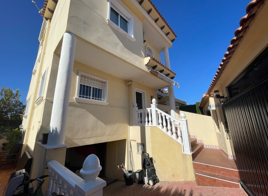 Herverkoop - Chalet / Villa -
Guardamar del Segura - Alicante