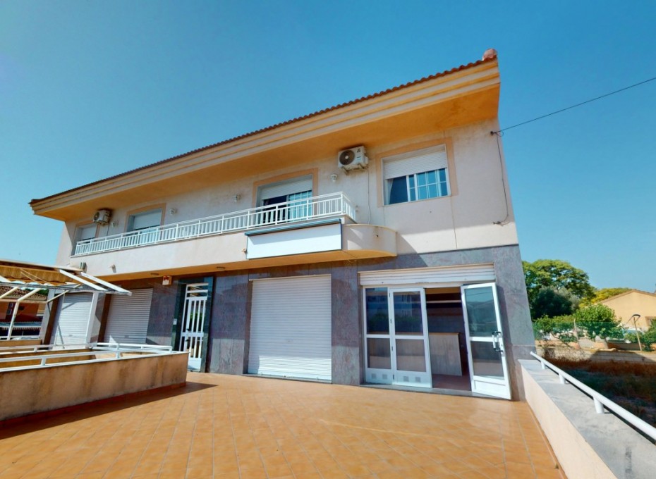 Herverkoop - Commerciële unit -
Los Narejos