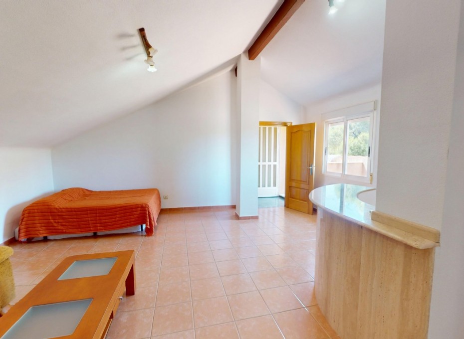 Herverkoop - Commerciële unit -
Los Narejos