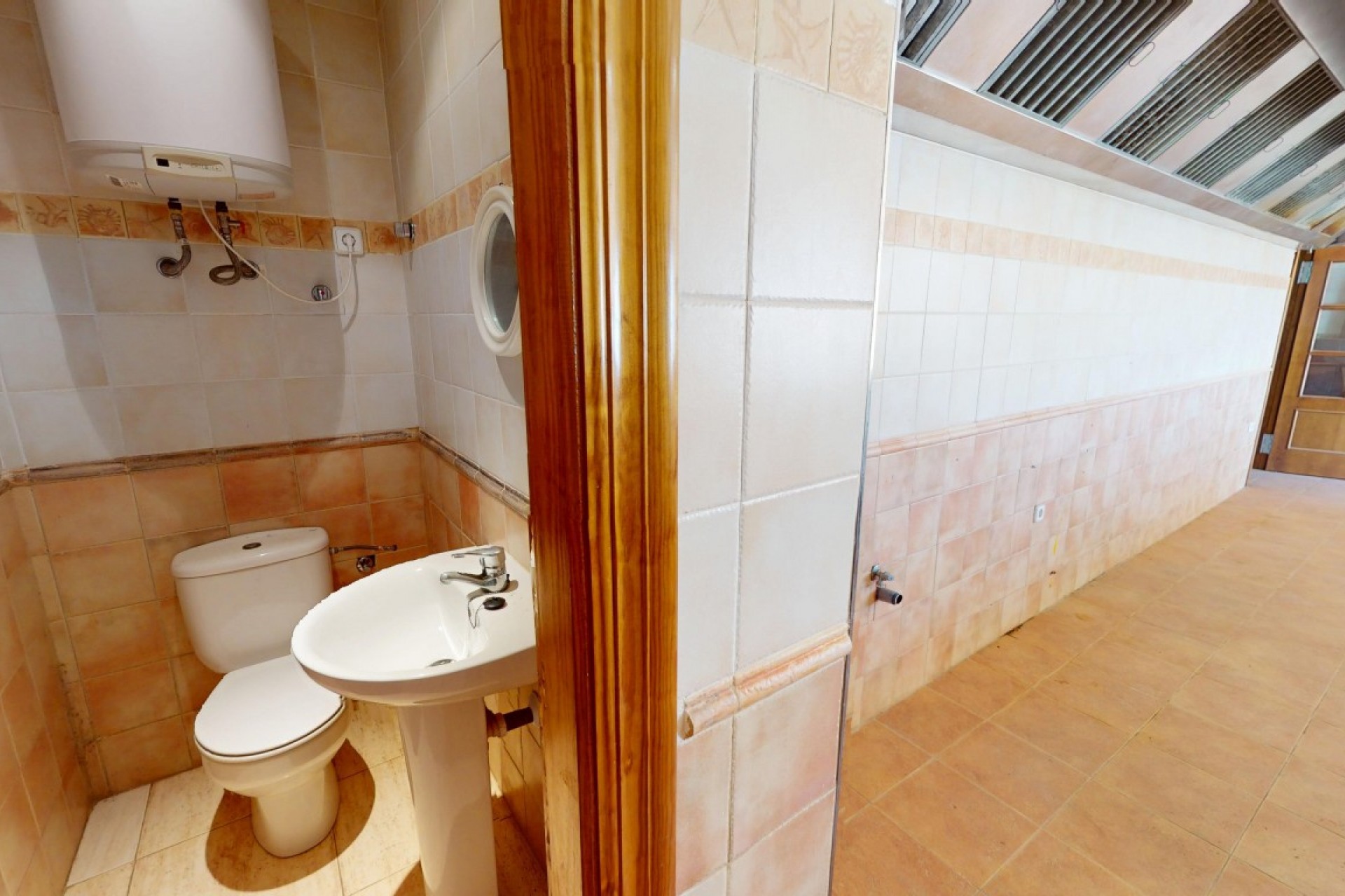 Herverkoop - Commerciële unit -
Los Narejos