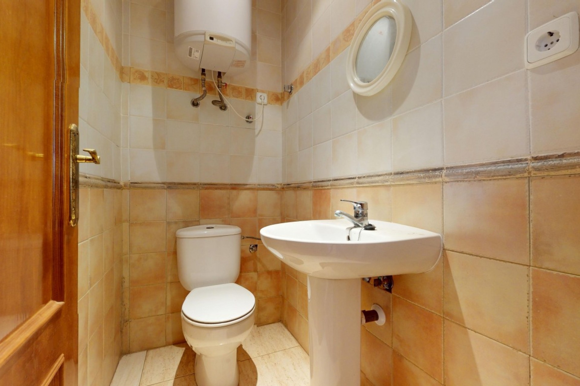 Herverkoop - Commerciële unit -
Los Narejos