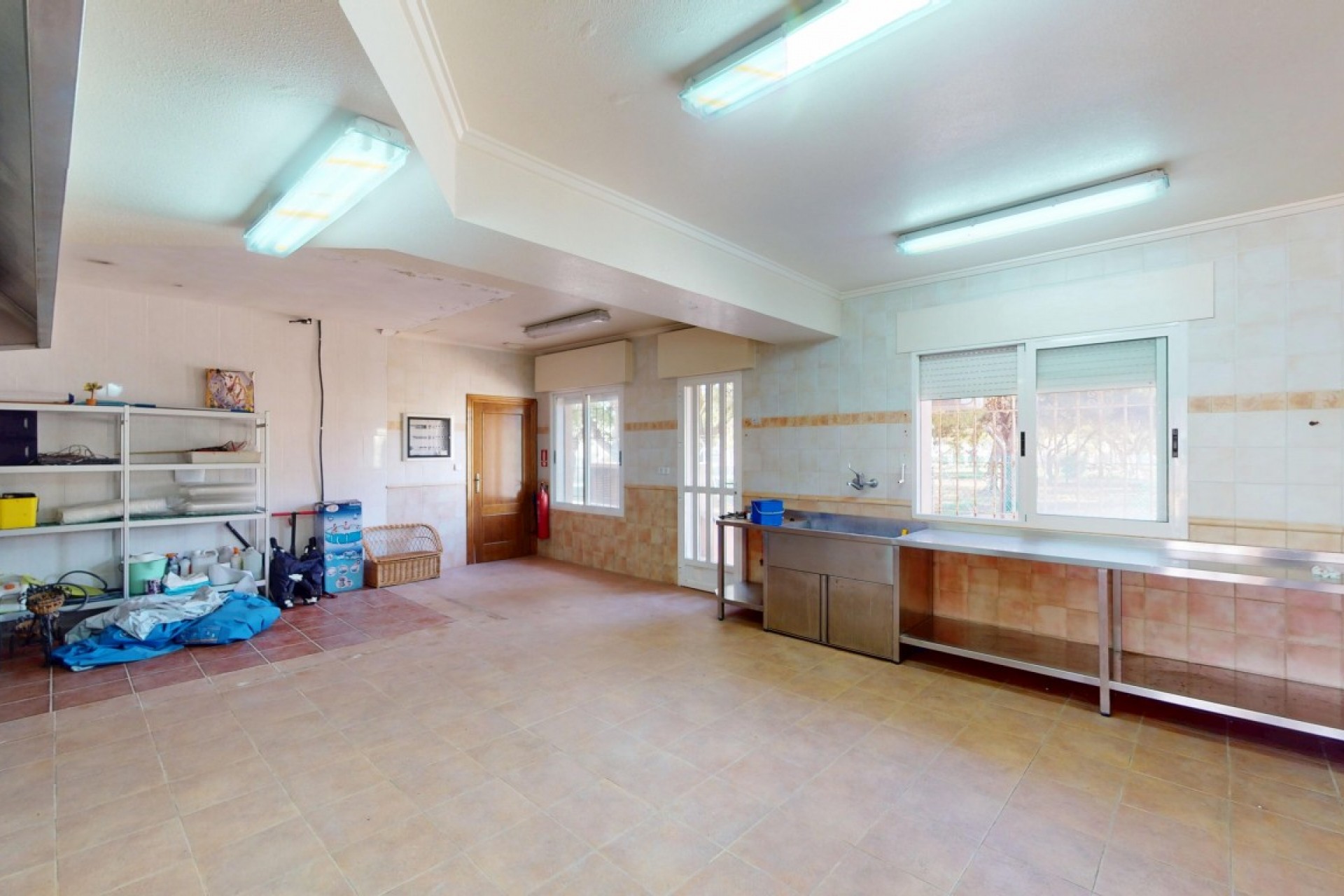 Herverkoop - Commerciële unit -
Los Narejos