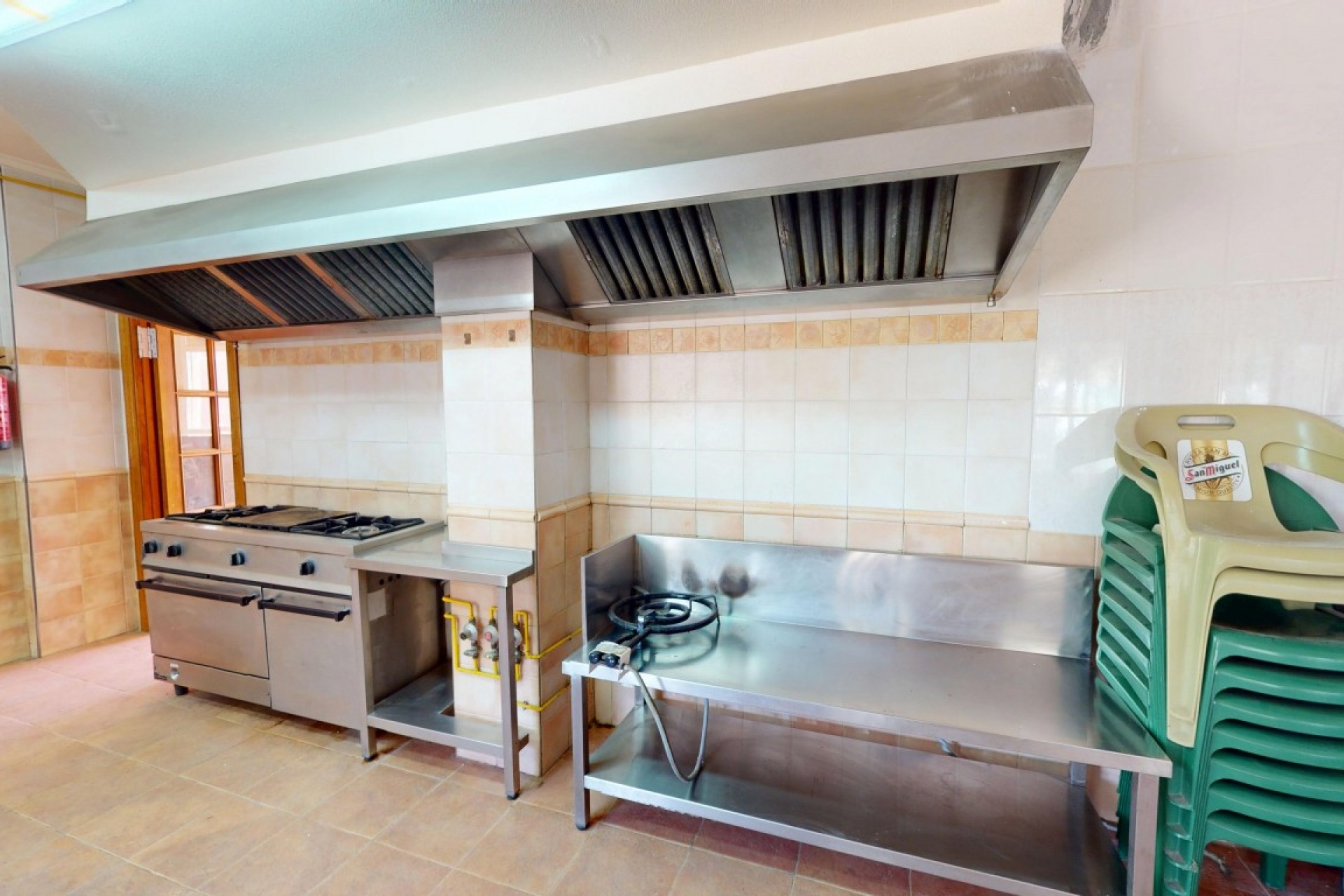 Herverkoop - Commerciële unit -
Los Narejos