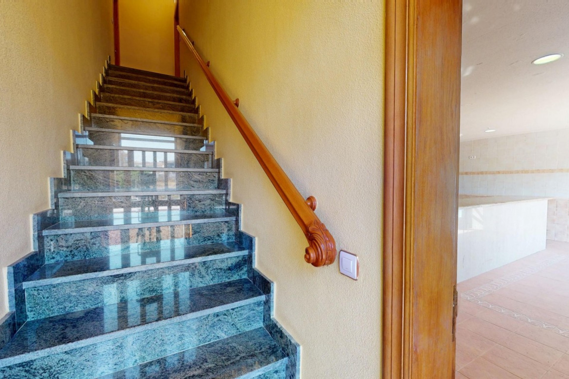 Herverkoop - Commerciële unit -
Los Narejos