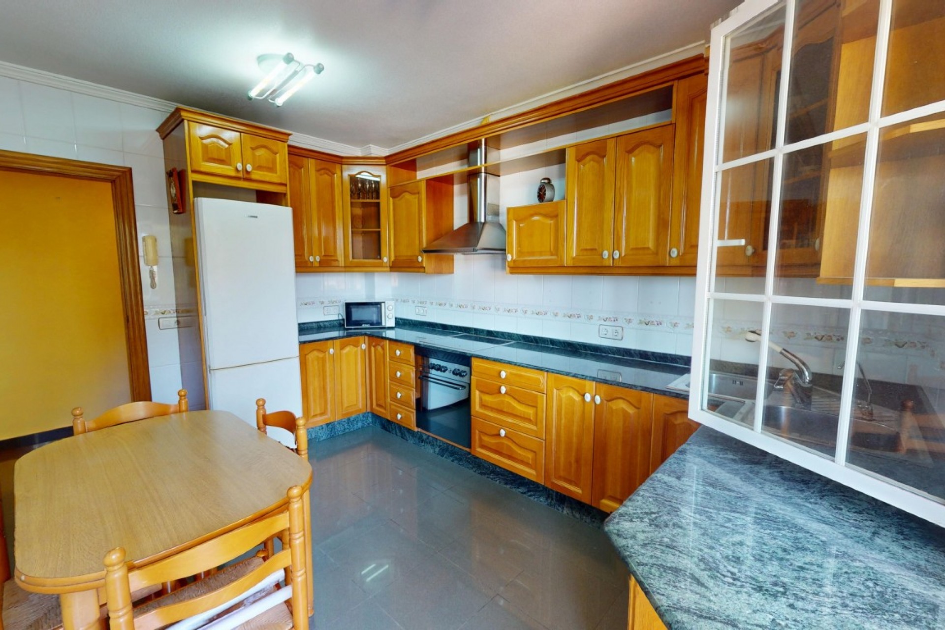 Herverkoop - Commerciële unit -
Los Narejos