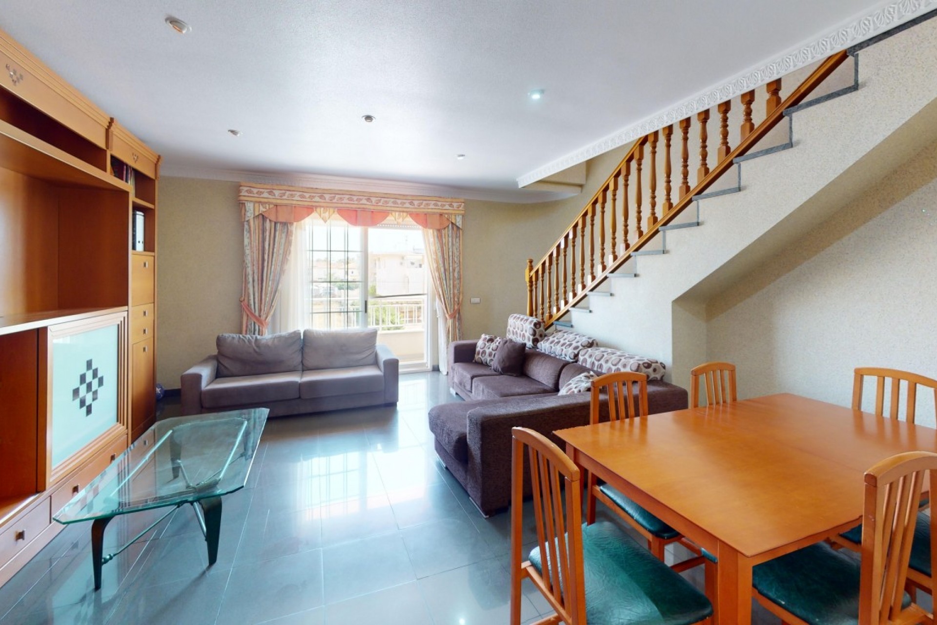 Herverkoop - Commerciële unit -
Los Narejos