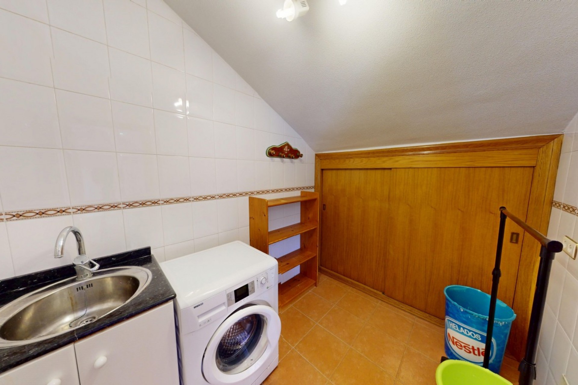 Herverkoop - Commerciële unit -
Los Narejos