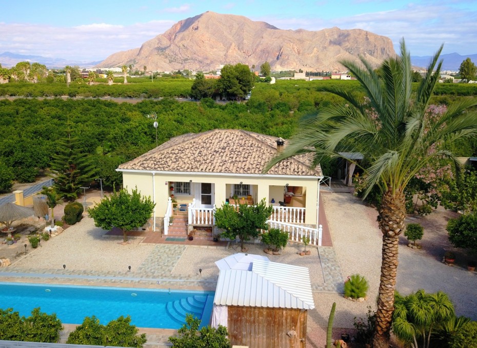 Herverkoop - Country House -
Orihuela - La Campaneta