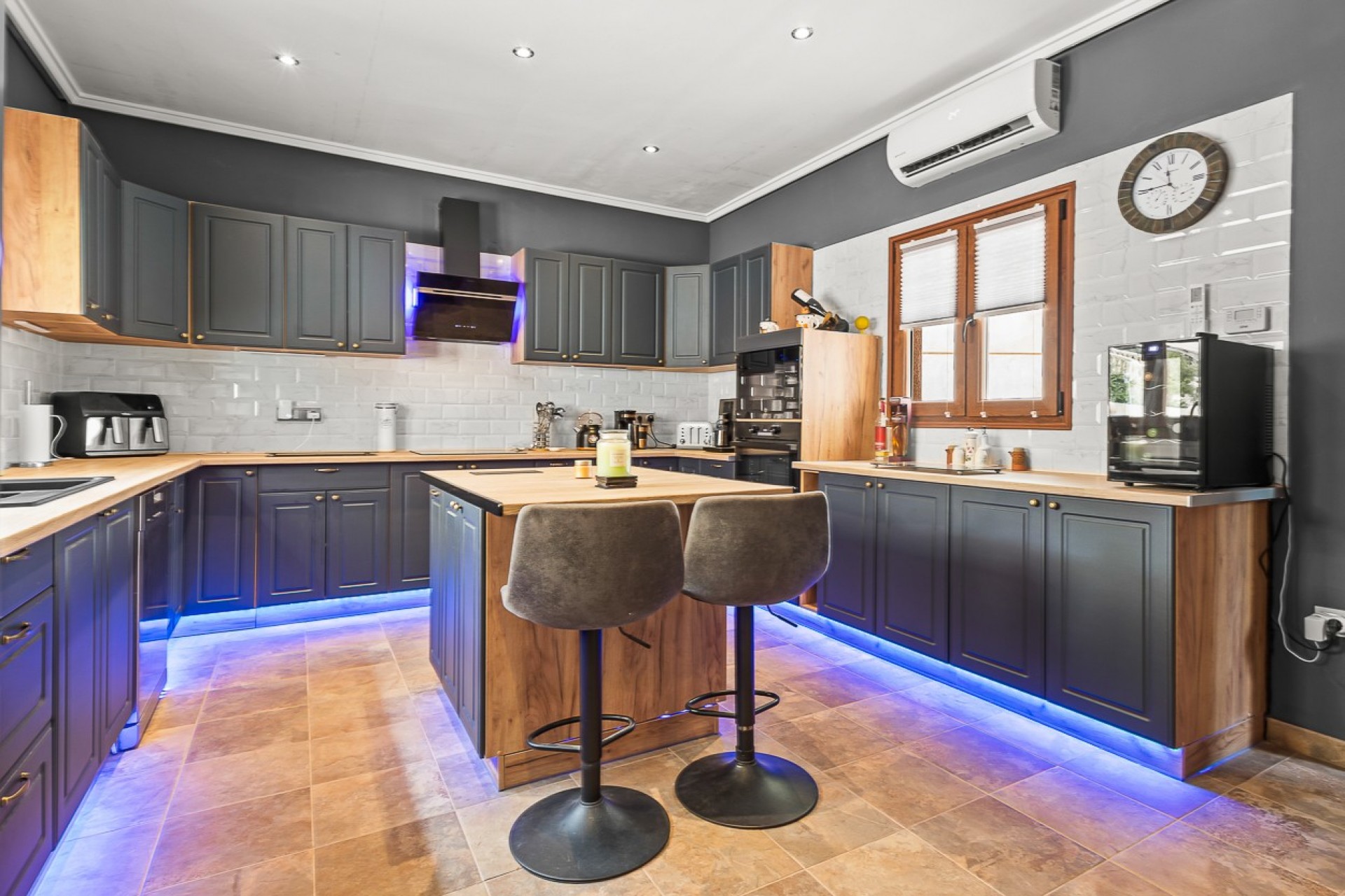 Herverkoop - Country Property/Finca -
Torremendo