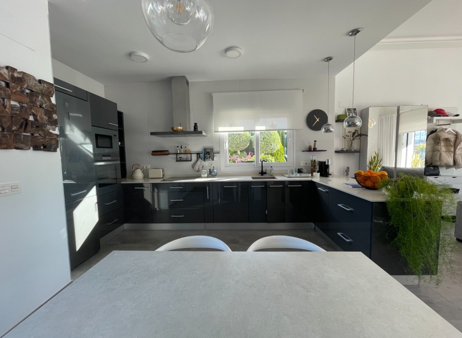 Herverkoop - Detached House / Villa -
Benijofar - Centro