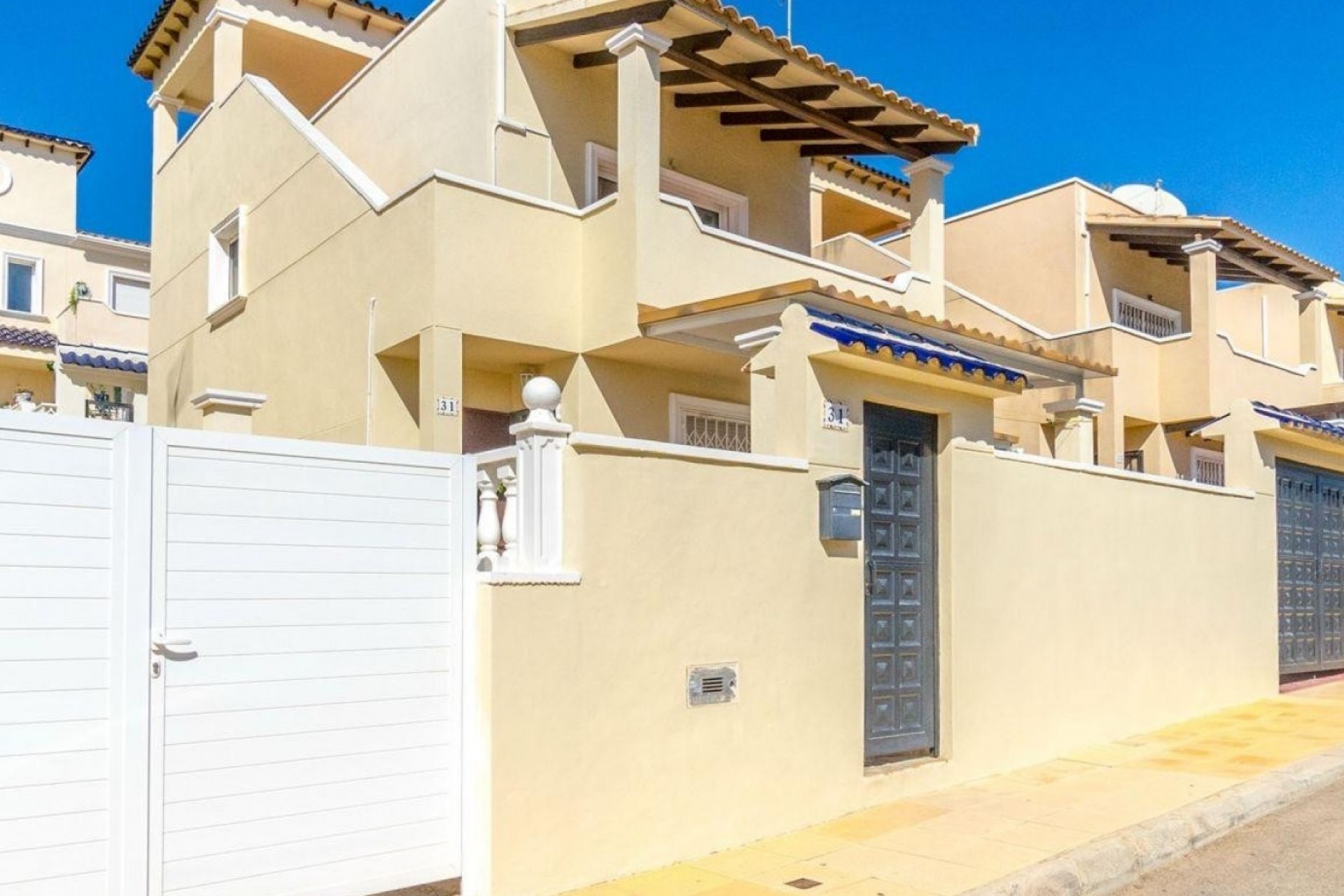 Herverkoop - Detached Villa -
Orihuela Costa - Villamartín