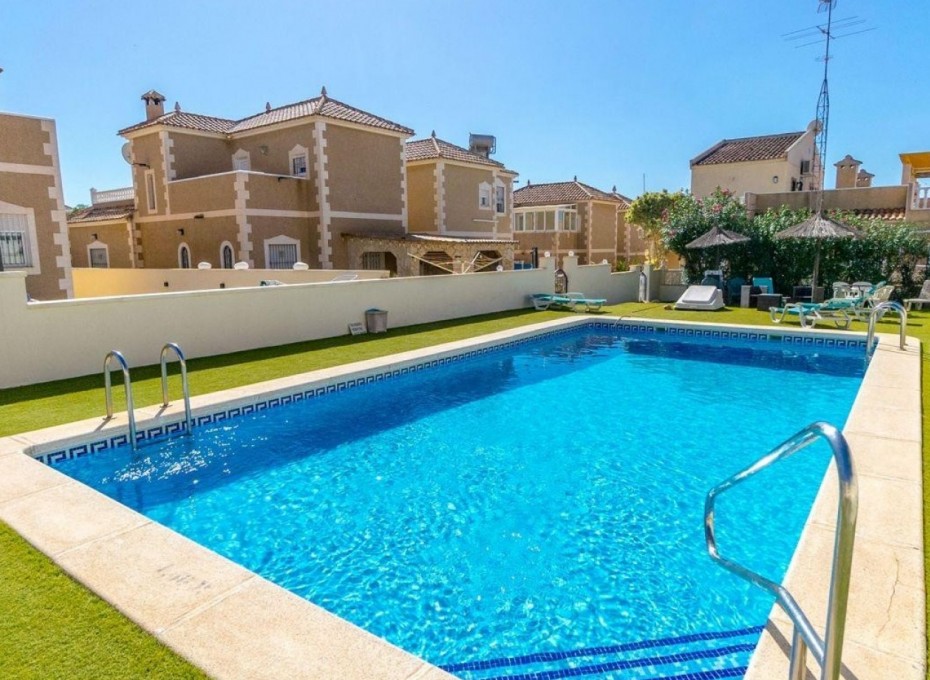Herverkoop - Detached Villa -
Orihuela Costa - Villamartín