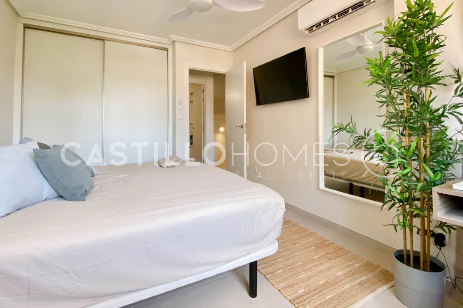 Herverkoop - Duplex -
Orihuela Costa - Playa Flamenca