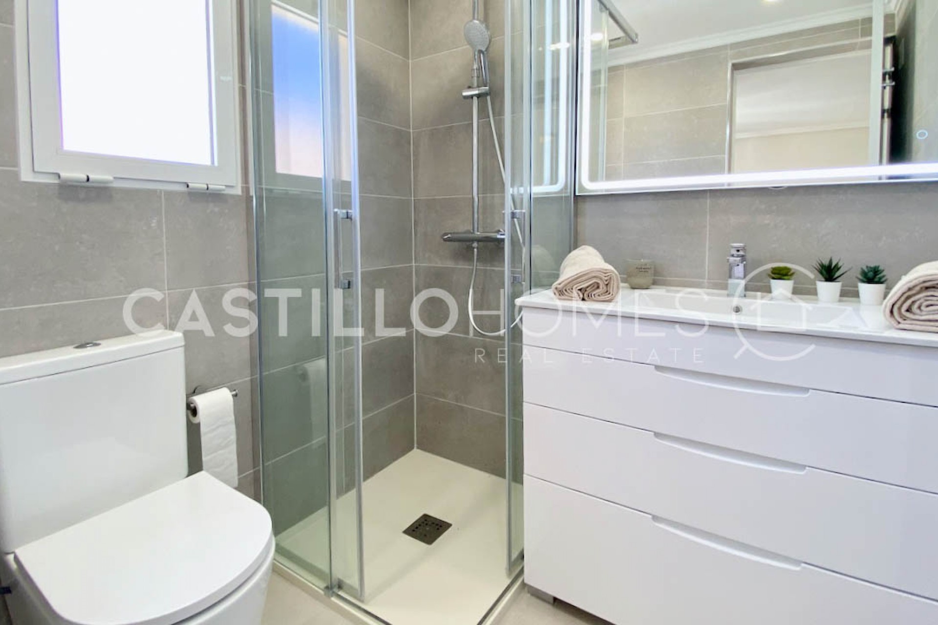 Herverkoop - Duplex -
Orihuela Costa - Playa Flamenca