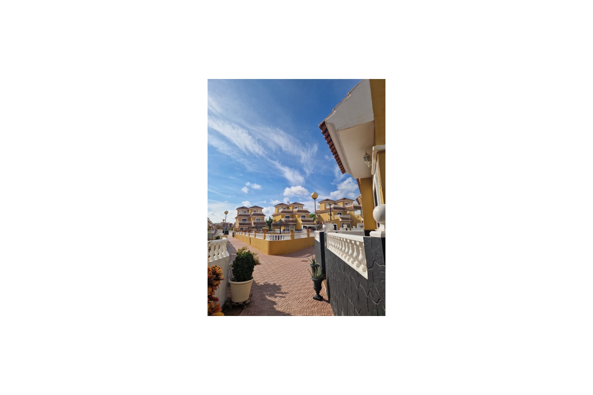 Herverkoop - Duplex -
Playa Flamenca