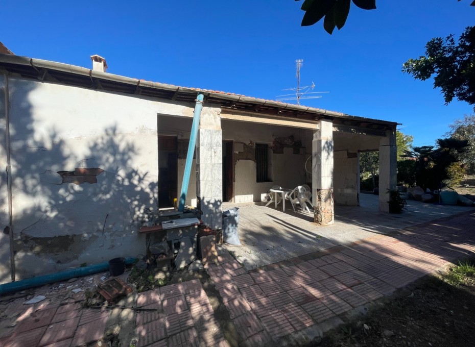 Herverkoop - Finca / Country Property -
Elche