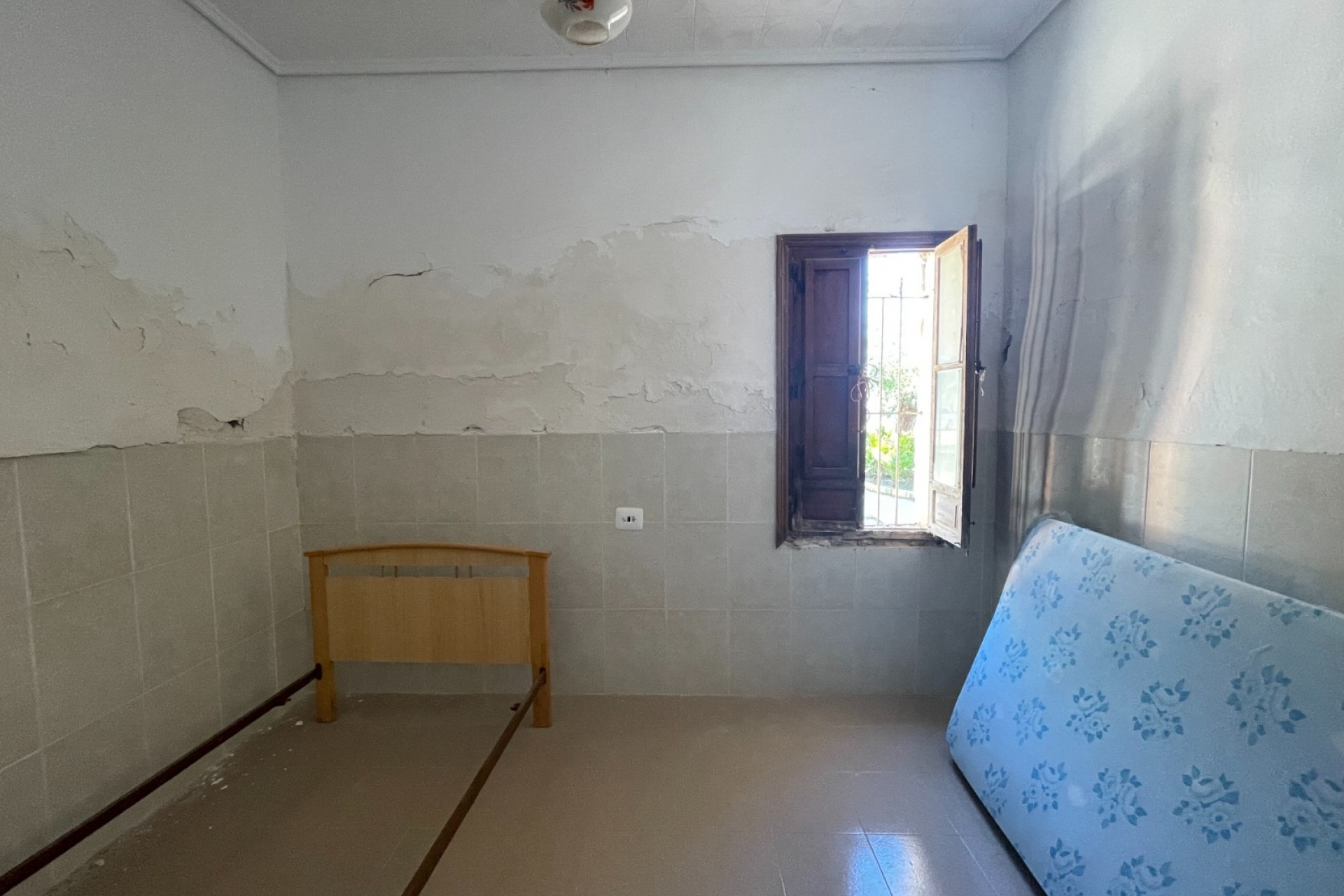 Herverkoop - Finca / Country Property -
Elche