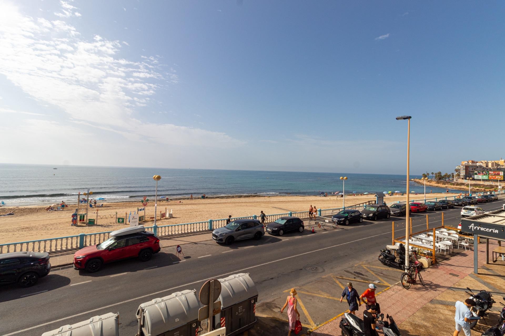 Herverkoop - Flat -
Torrevieja - Playa de los locos
