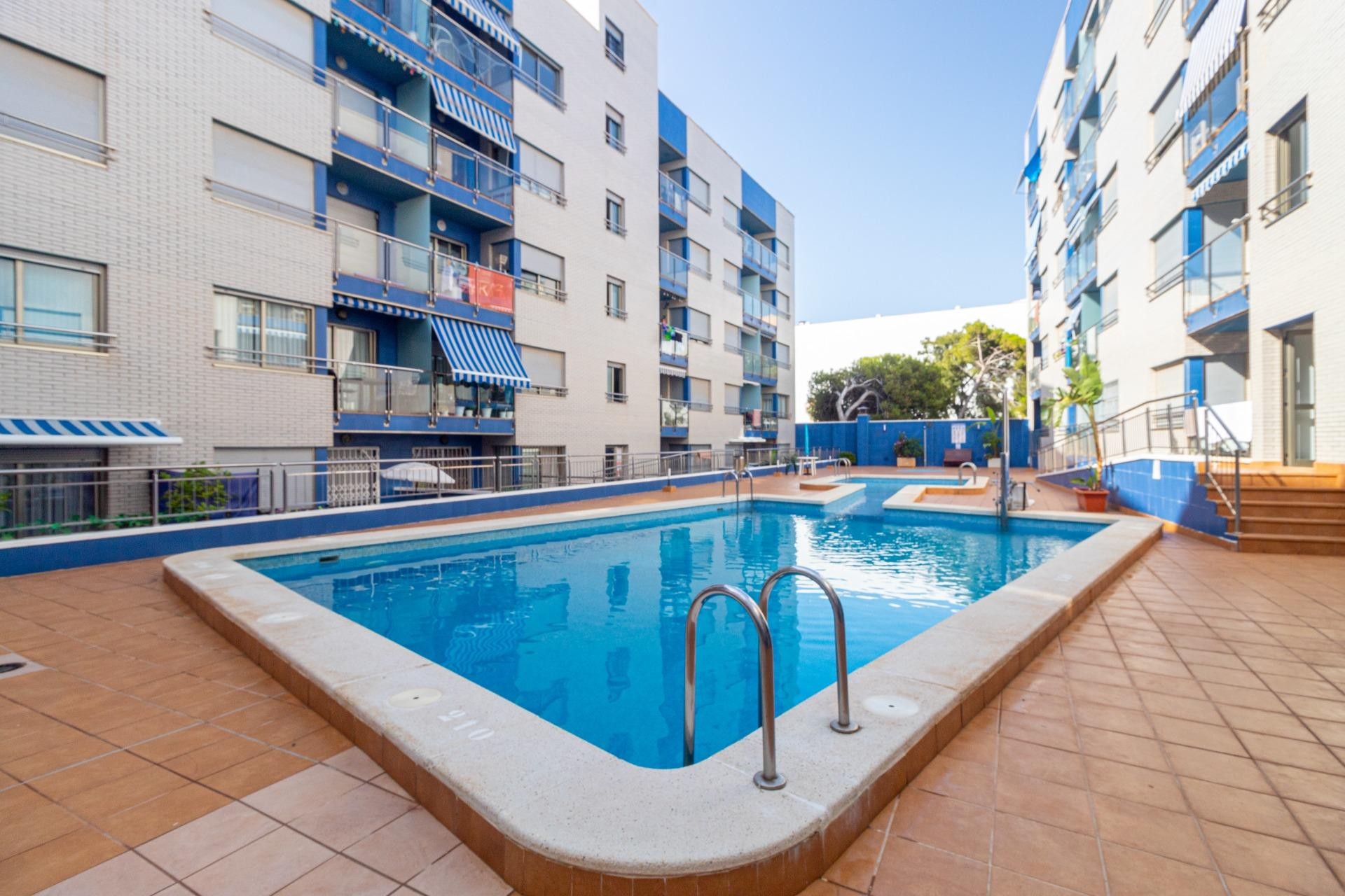 Herverkoop - Flat -
Torrevieja - Playa de los locos