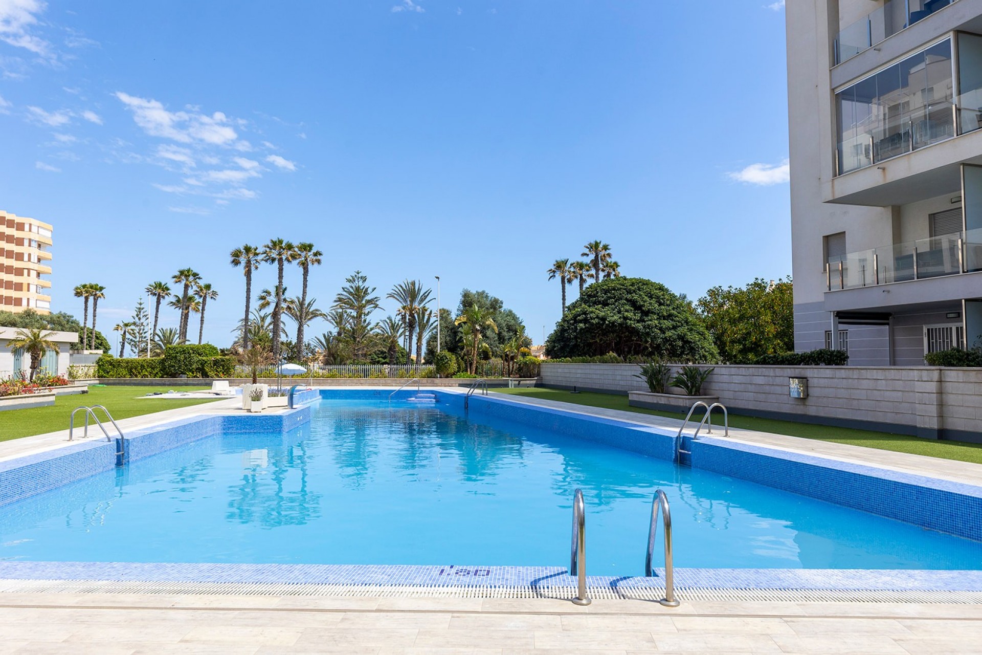 Herverkoop - Ground floor apartment -
La Mata - Playa