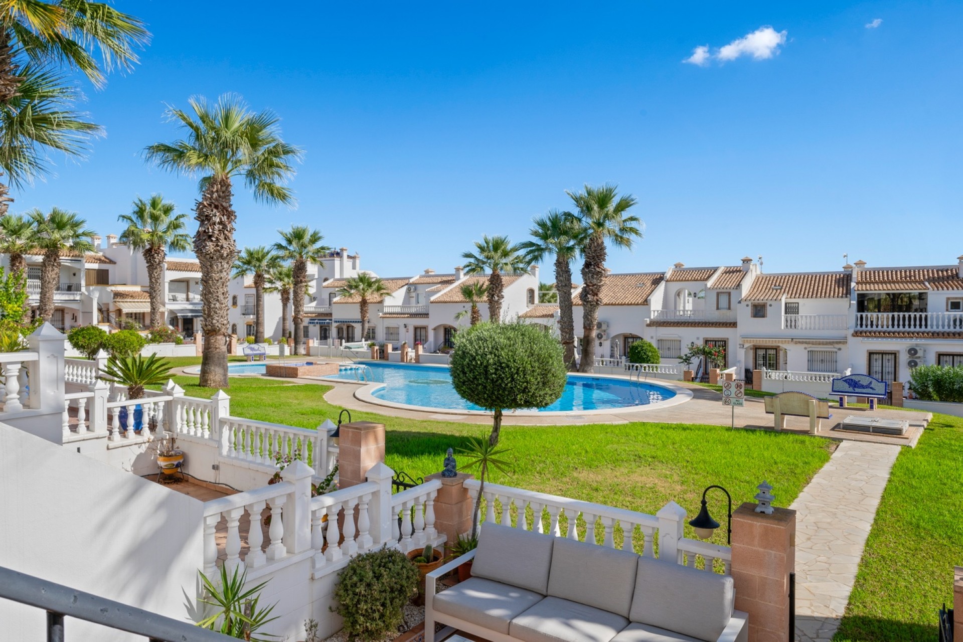 Herverkoop - House -
Orihuela Costa* - Los Dolses