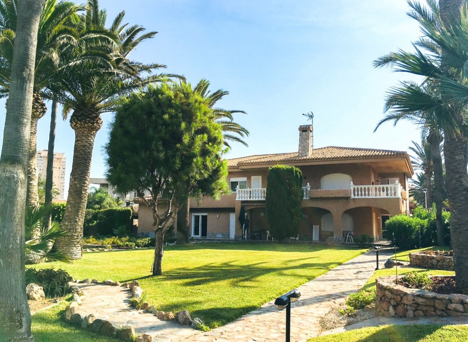 Herverkoop - Independent villa -
Cartagena - La Manga del Mar Menor