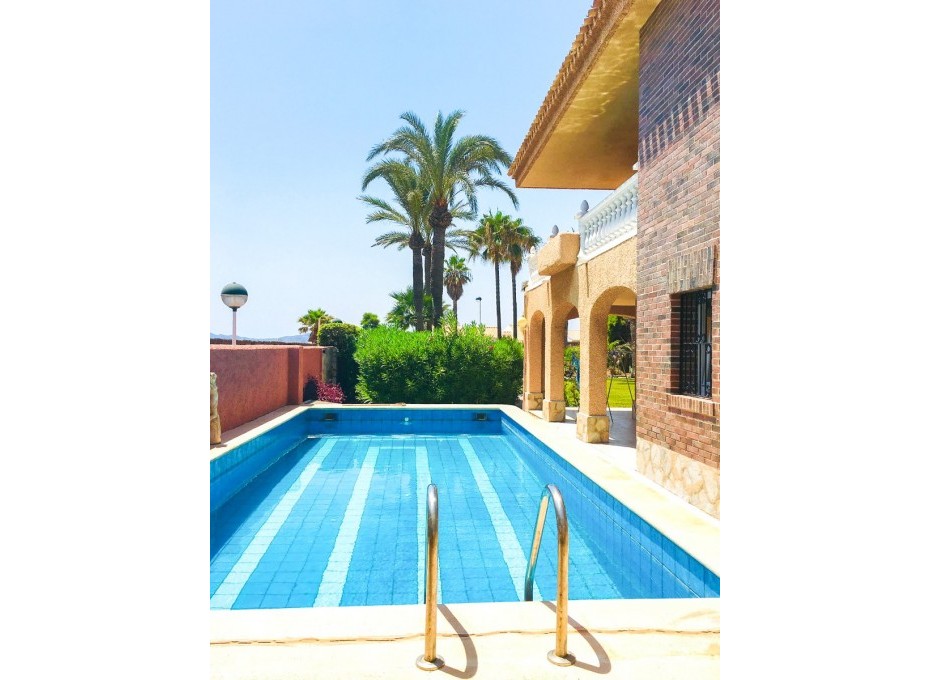 Herverkoop - Independent villa -
Cartagena - La Manga del Mar Menor